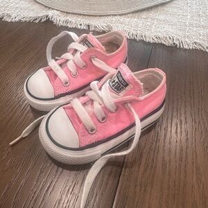toddler pink converse !!
